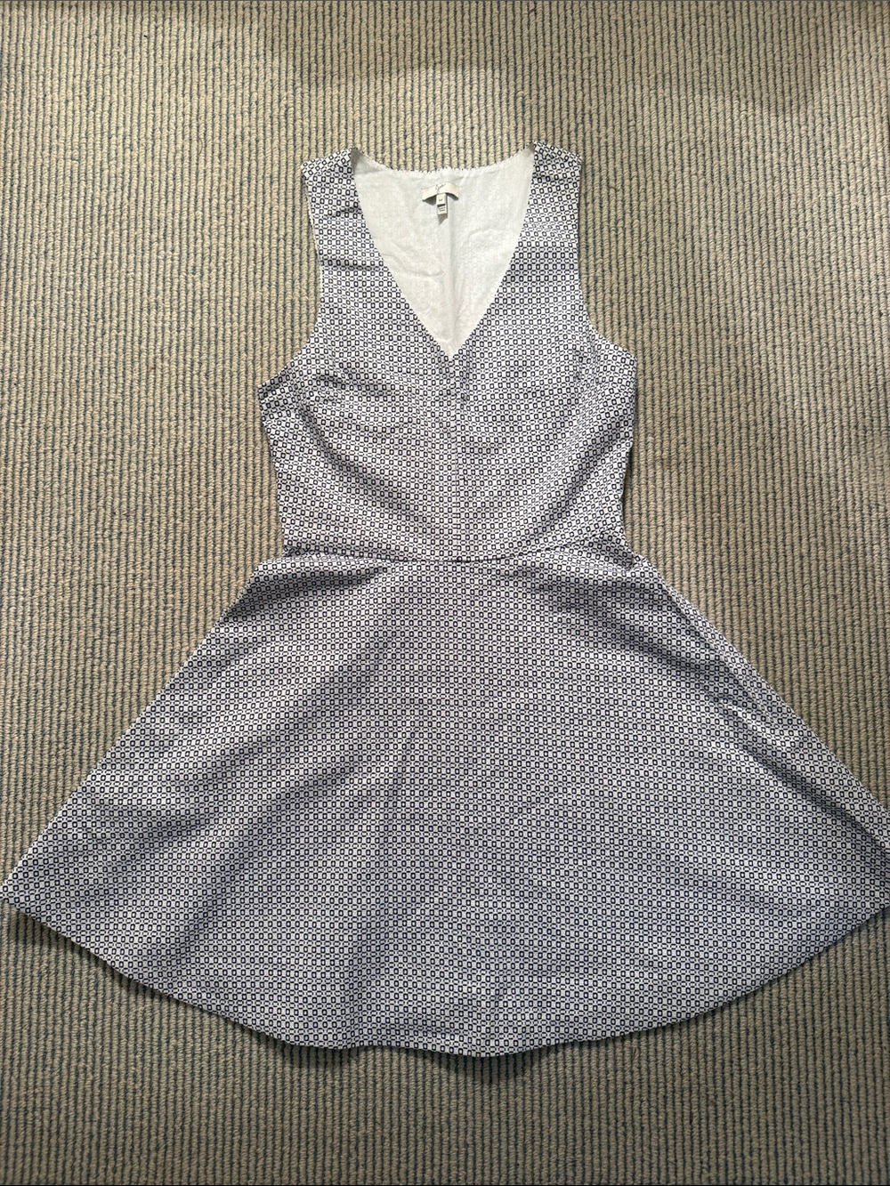 Joie NWOT Navy and White Sleeveless V-Neck Fit-and-Flare Mini Dress